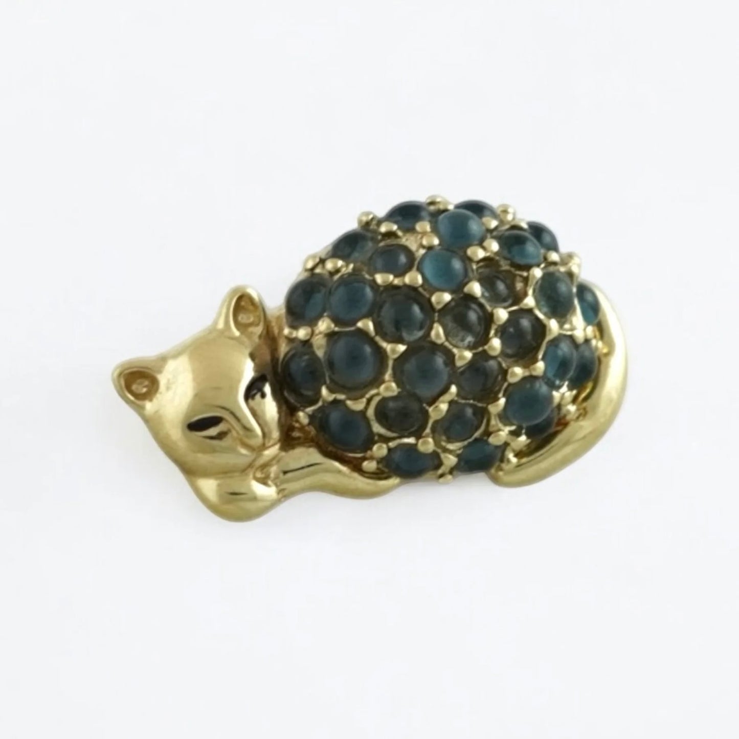 VINTAGE SLEEPING CAT MOTIF BROOCH