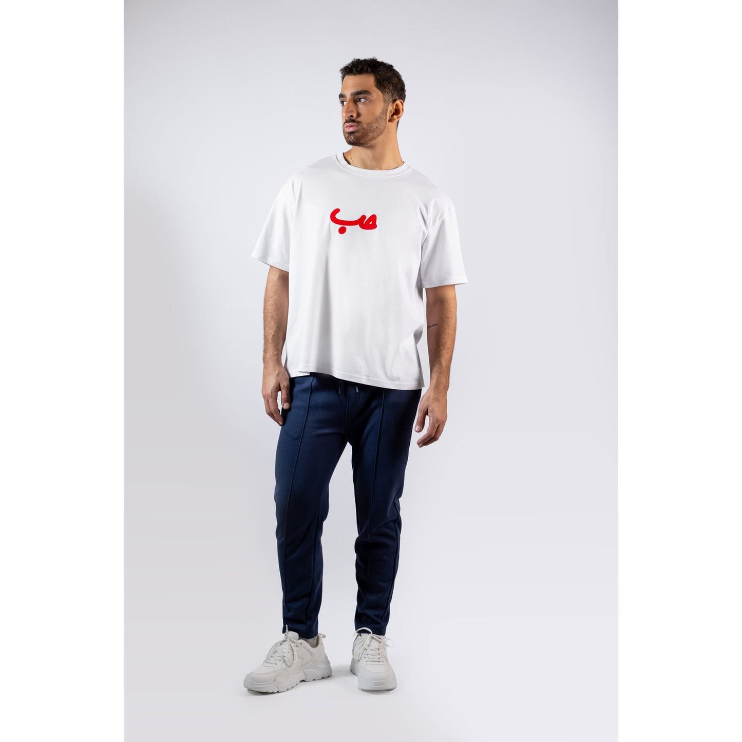 WHITE VERIFIED HOBB حب T-SHIRT