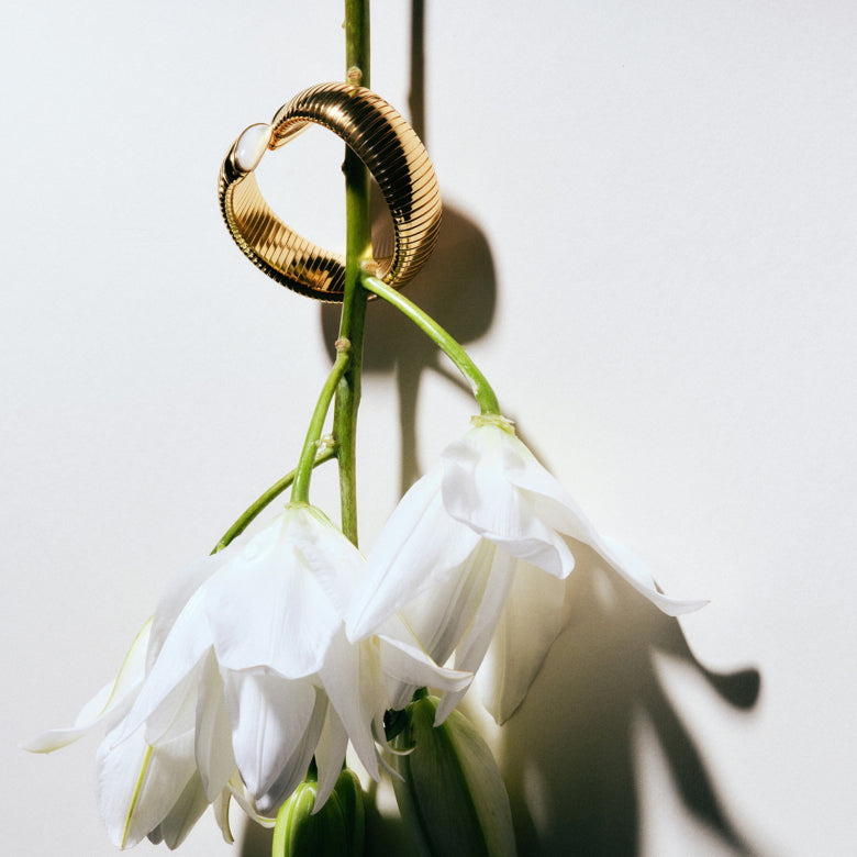 WHITE MOTHER OF PEARL ANTIGONE BRACELET