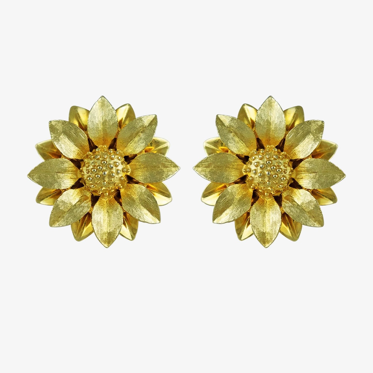 VINTAGE SARAH COVENTRY FLOWER CLIP ON EARRINGS
