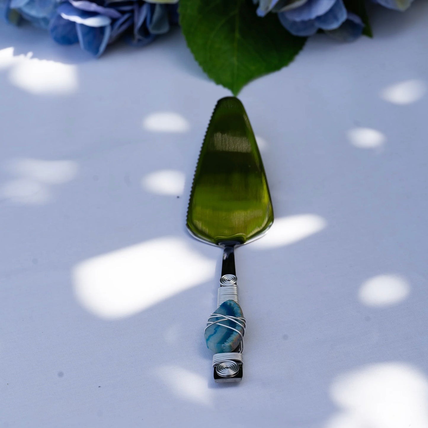 CAKE SERVER WITH AGATE