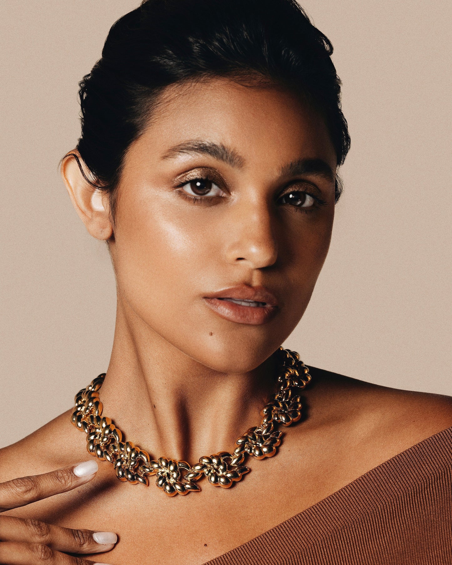 GOLDEN BLOOM SCULPTURAL NECKLACE