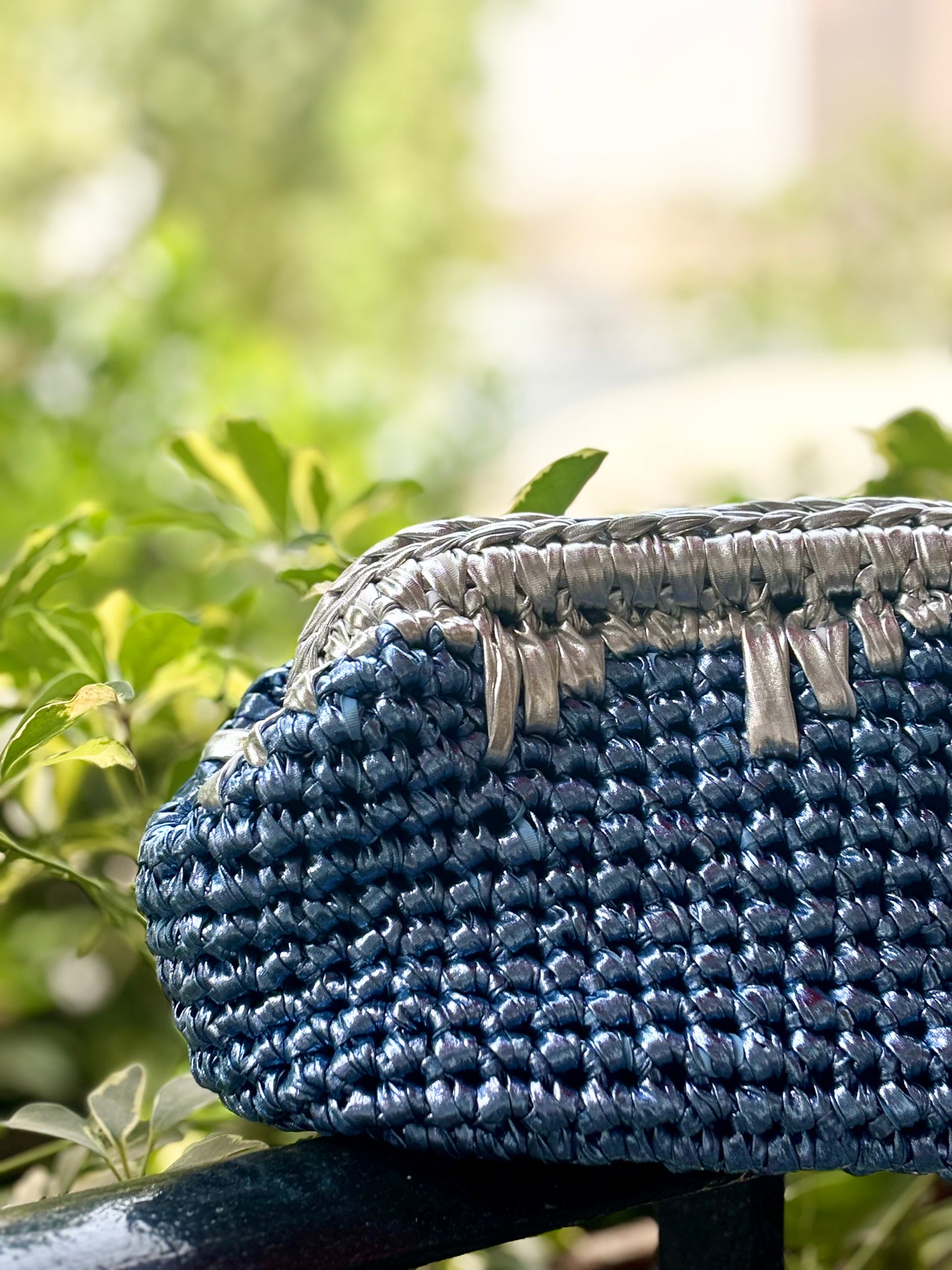 THE BLUE LOOM CLUTCH