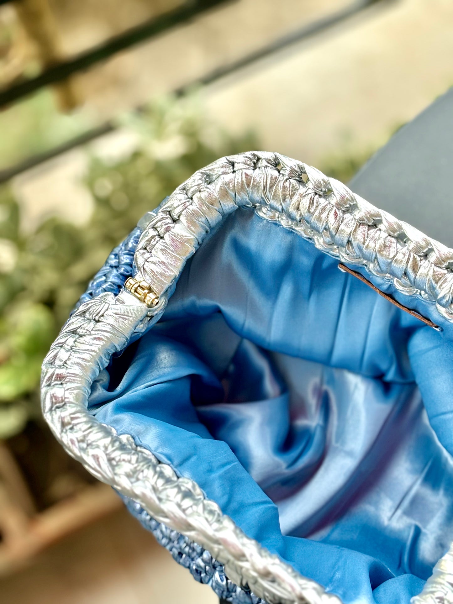 THE BLUE LOOM CLUTCH