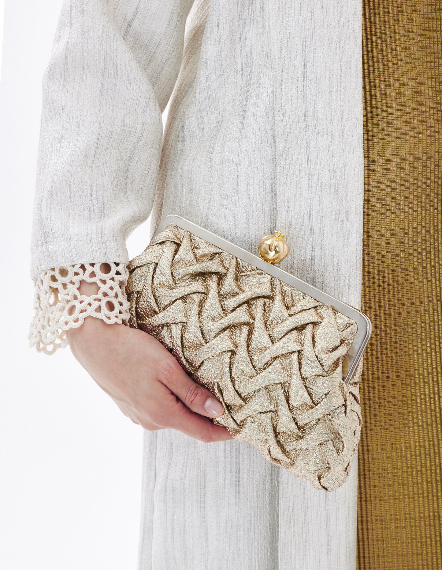 POMEGRANATE ON GOLD SMOKING CLASSIC