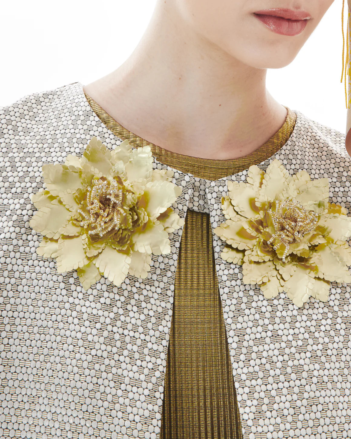 TWIN MAGNOLIAS ON HONEYCOMB GOLD IMPERIAL CAPE