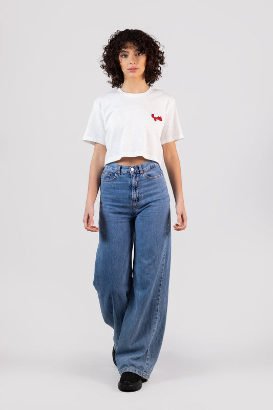 WHITE VERIFIED HOBB حب CROP TOP