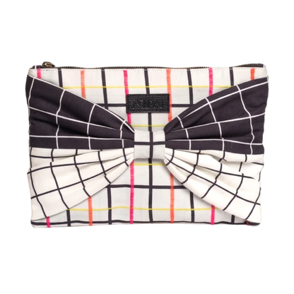 CARRIE CLUTCH IN PLAID