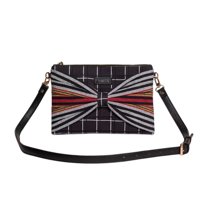 CARRIE CLUTCH IN BLACK
