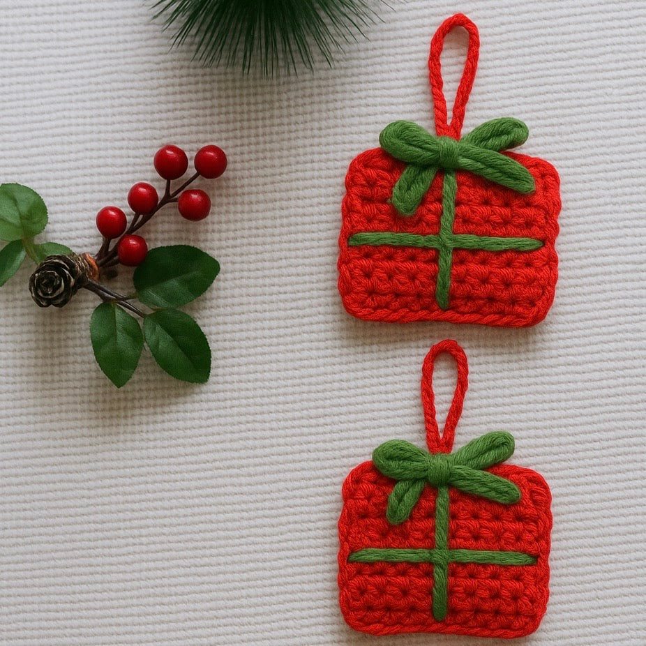 RED GIFT BOX ORNAMENT