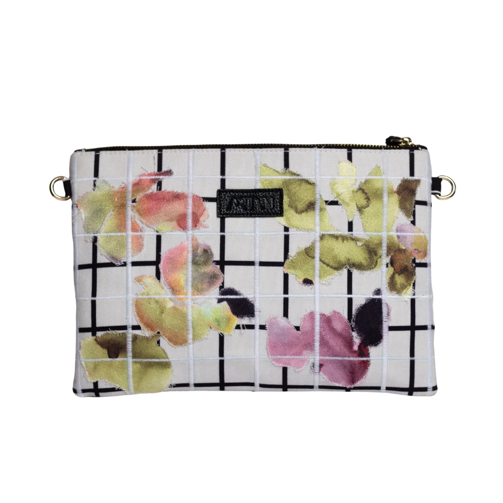 CARRIE CLUTCH IN STRIPES