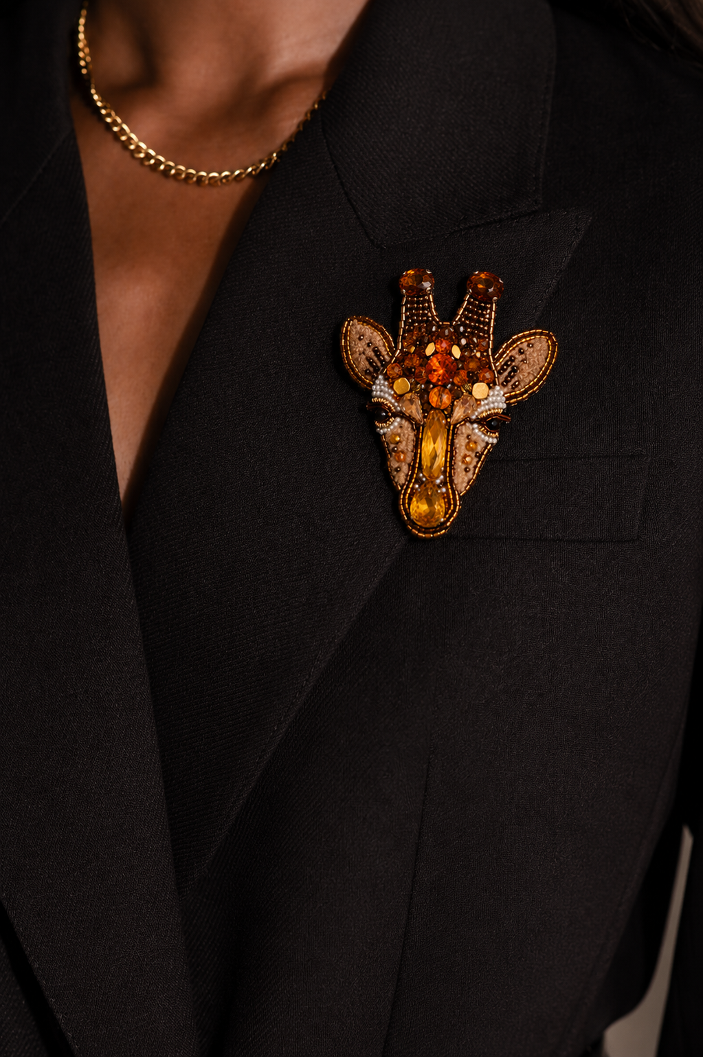 GIRAFFE BROOCH