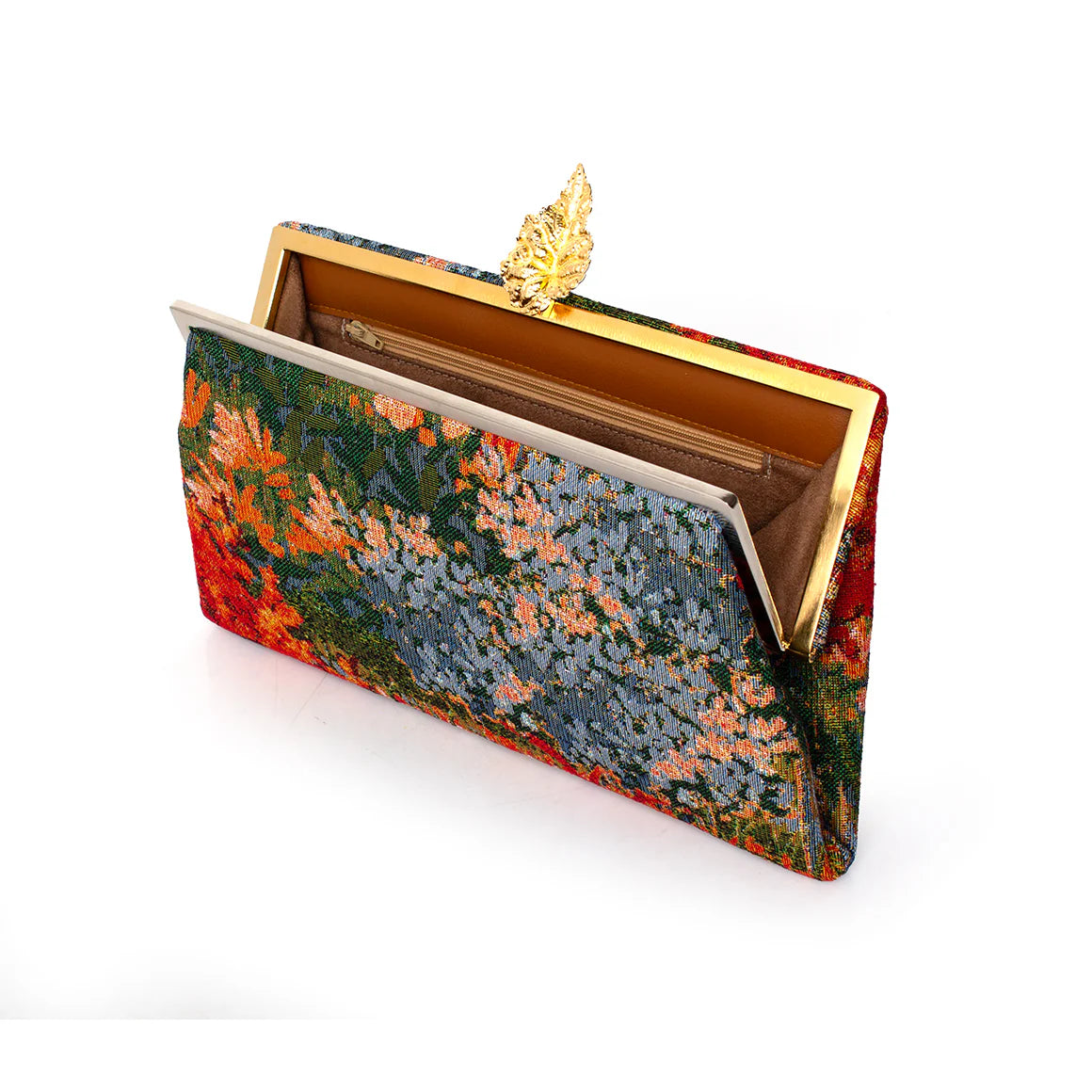 LEAF ON AUTUMN FIELD GRACE CLUTCH
