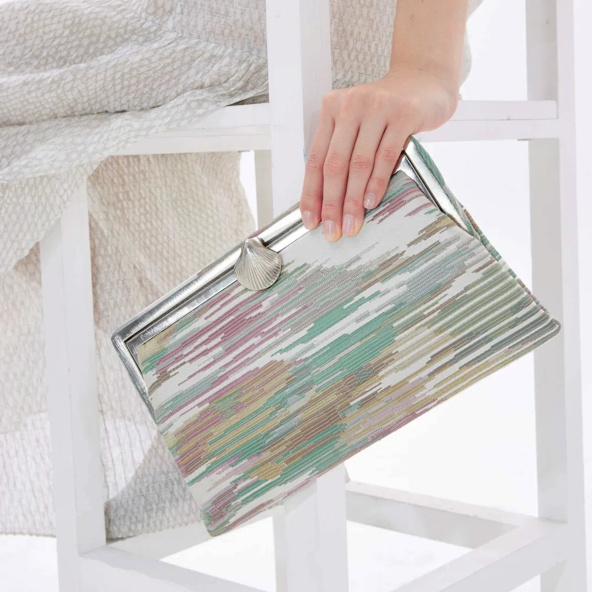 LUSH PASTEL GRACE CLUTCH