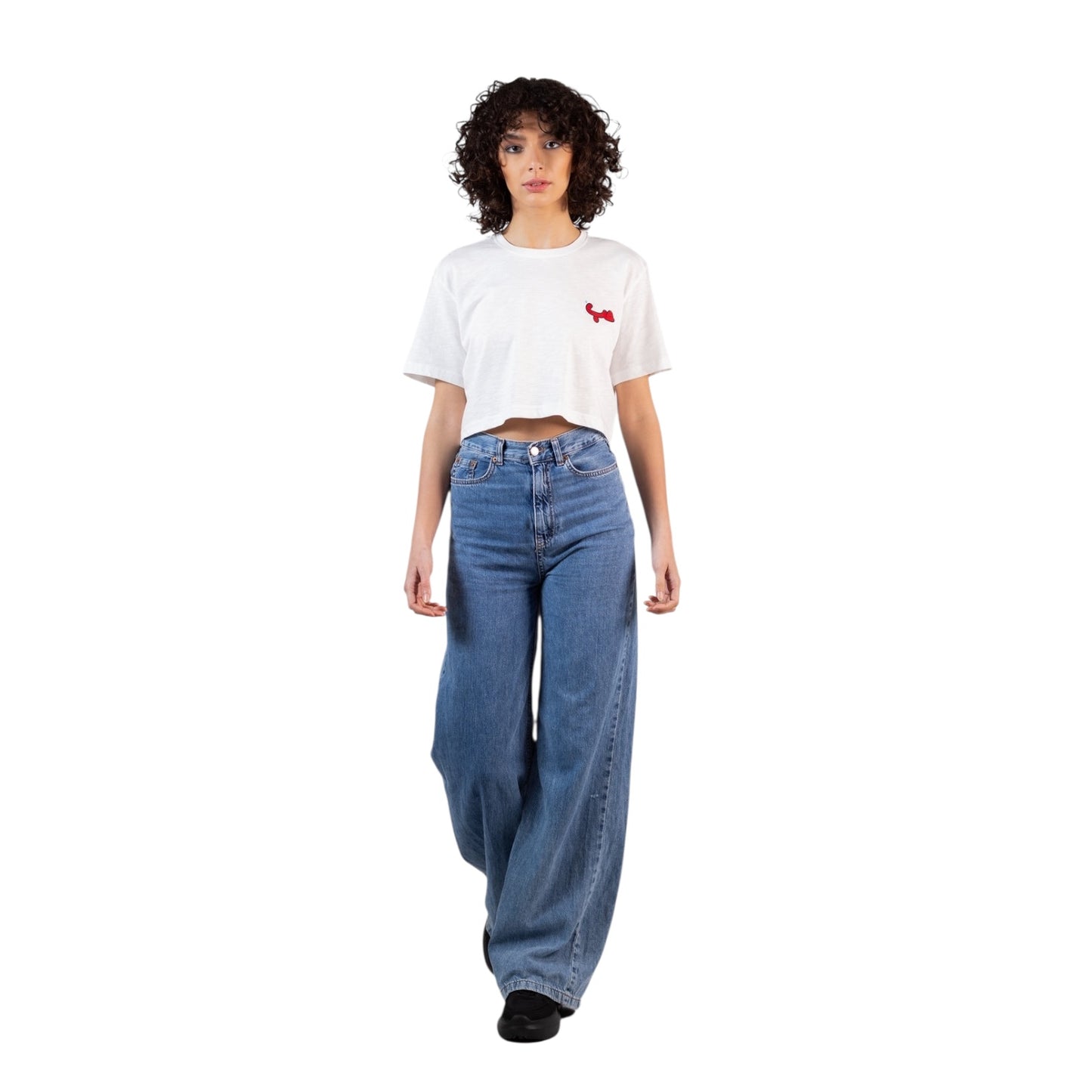 WHITE VERIFIED HOBB حب CROP TOP