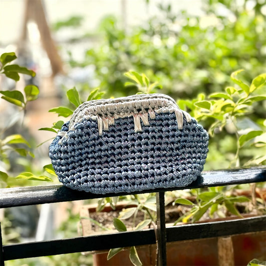 THE BLUE LOOM CLUTCH