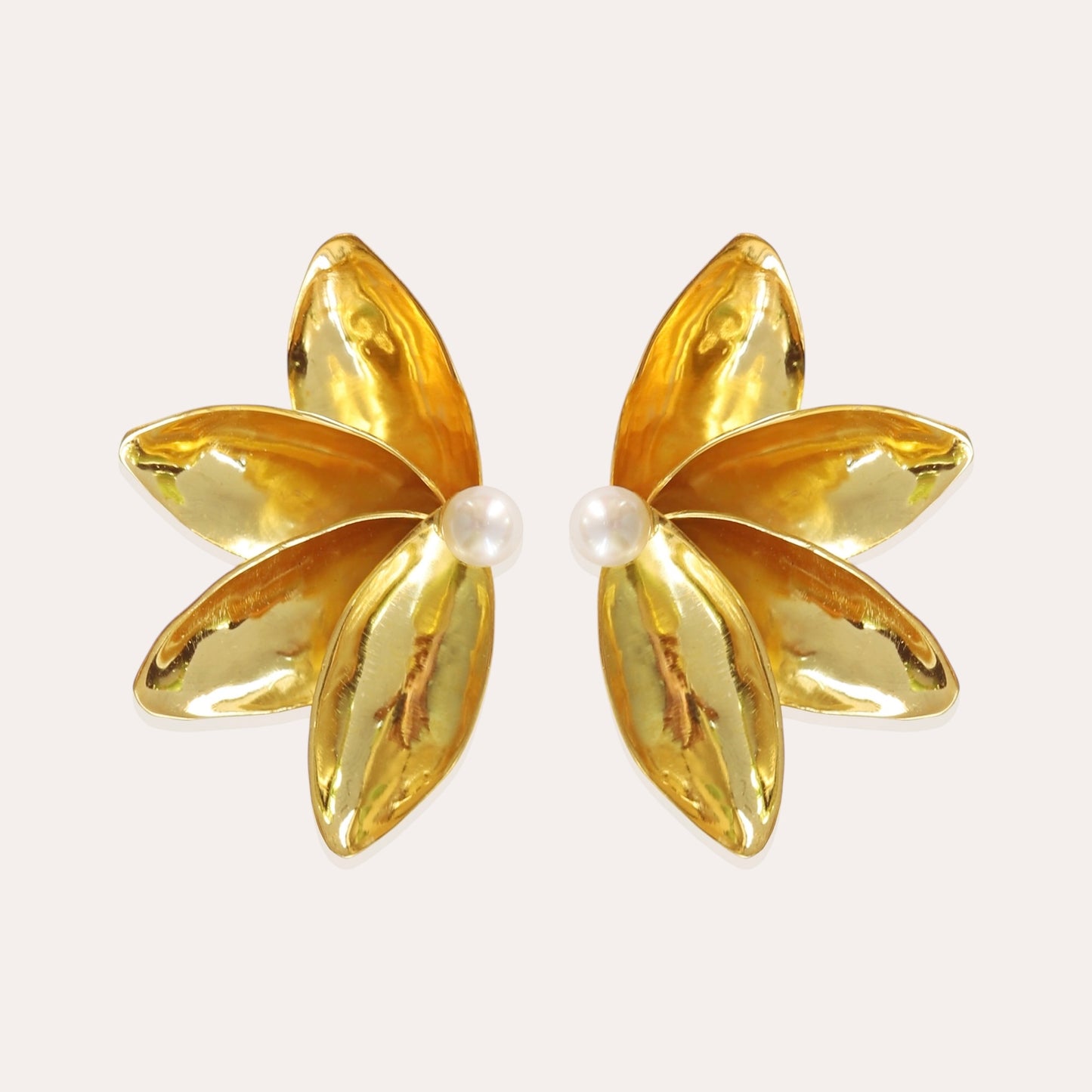 PEARL FLOWER PETALS EARRINGS