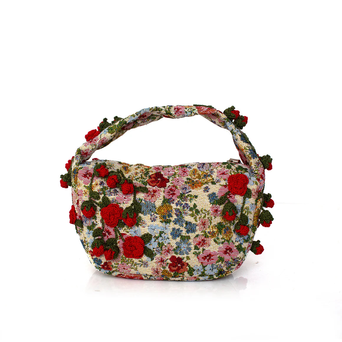 RED ROSES ON LE PETIT