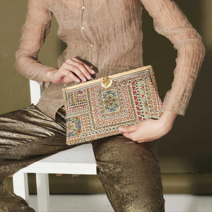 MAZE GRACE CLUTCH