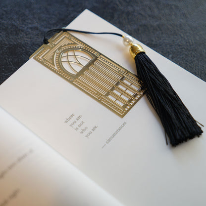 SIMPLE ARCH DOOR BOOKMARK